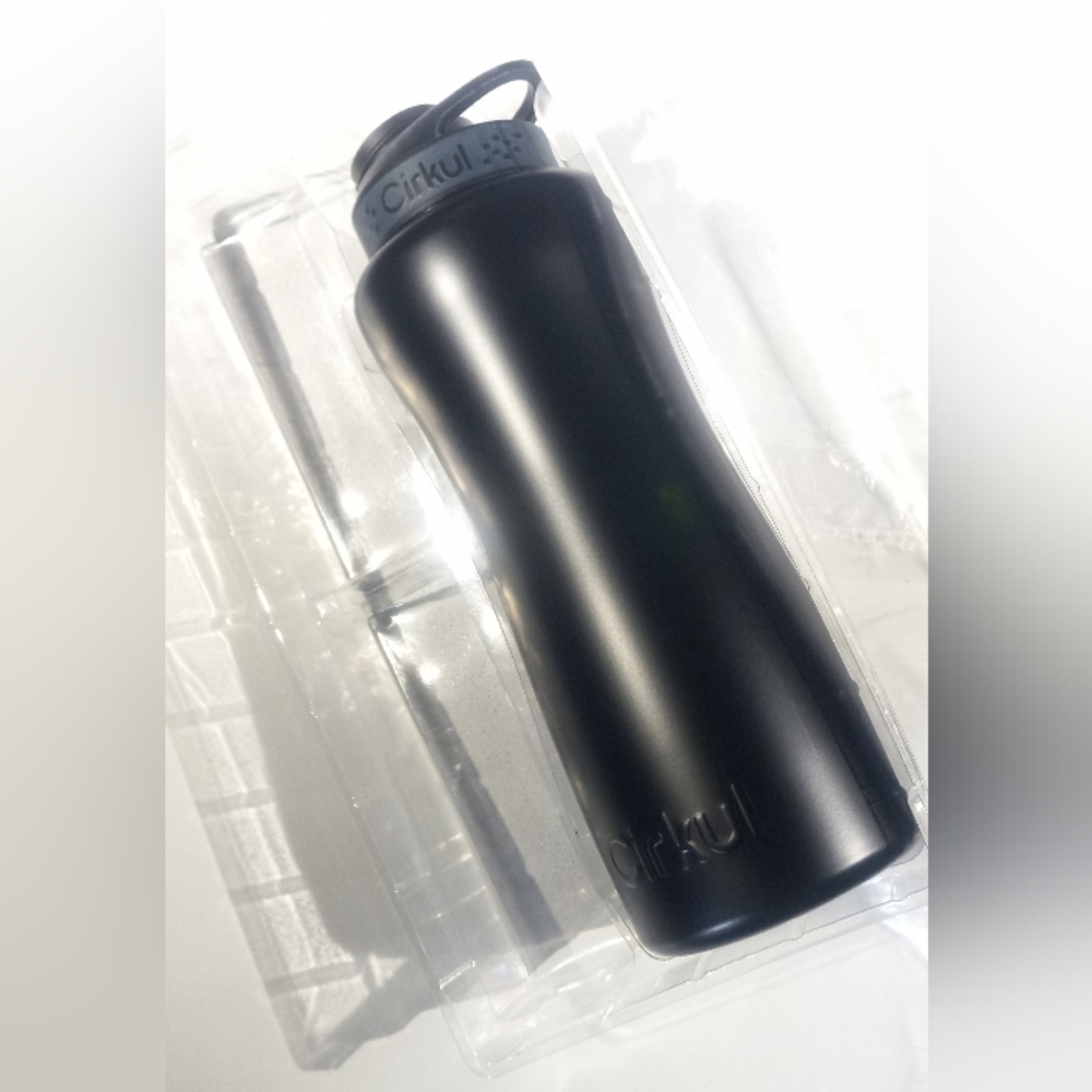 Black Drinking water bottle New In box